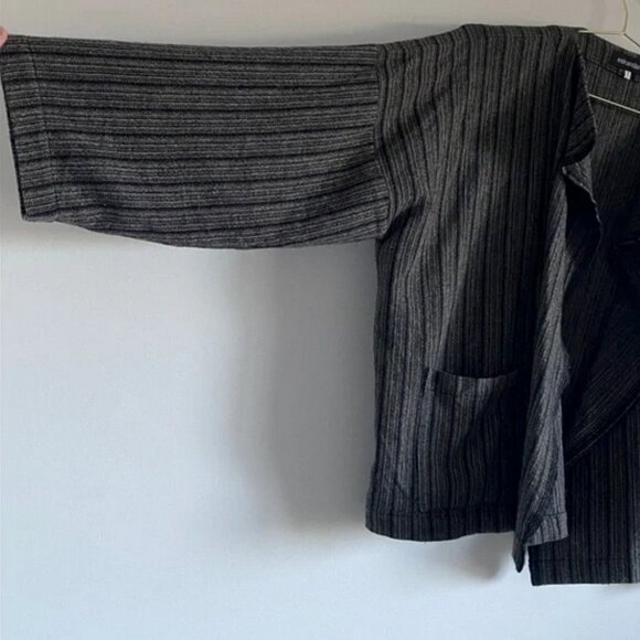 Eskandar Wool-Cashmere Oversized Jacket – Charcoal Stripe (Free Size) - Picture 13 of 15